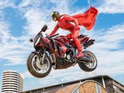 Logħba Real Motorbike Super Hero Stunt 3D onlajn